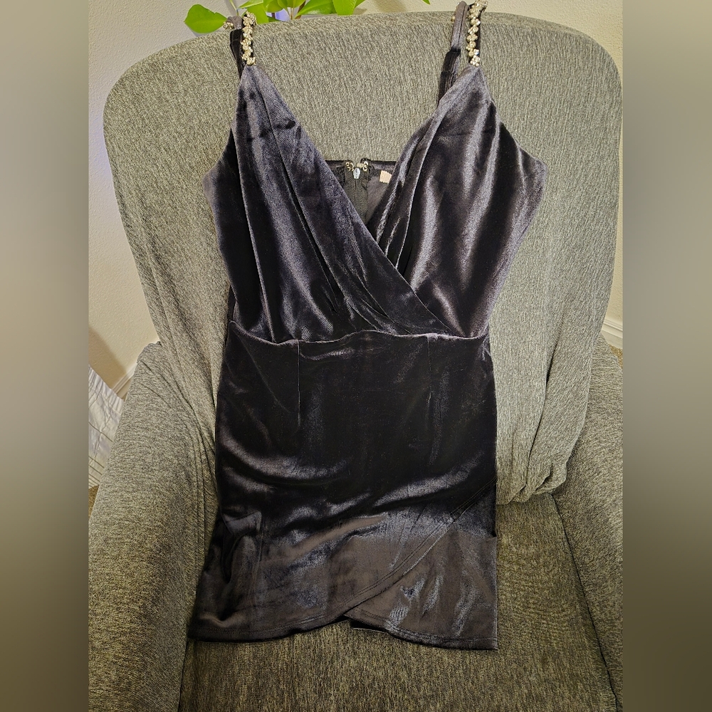 Francesca's Mi Ami Black Dress